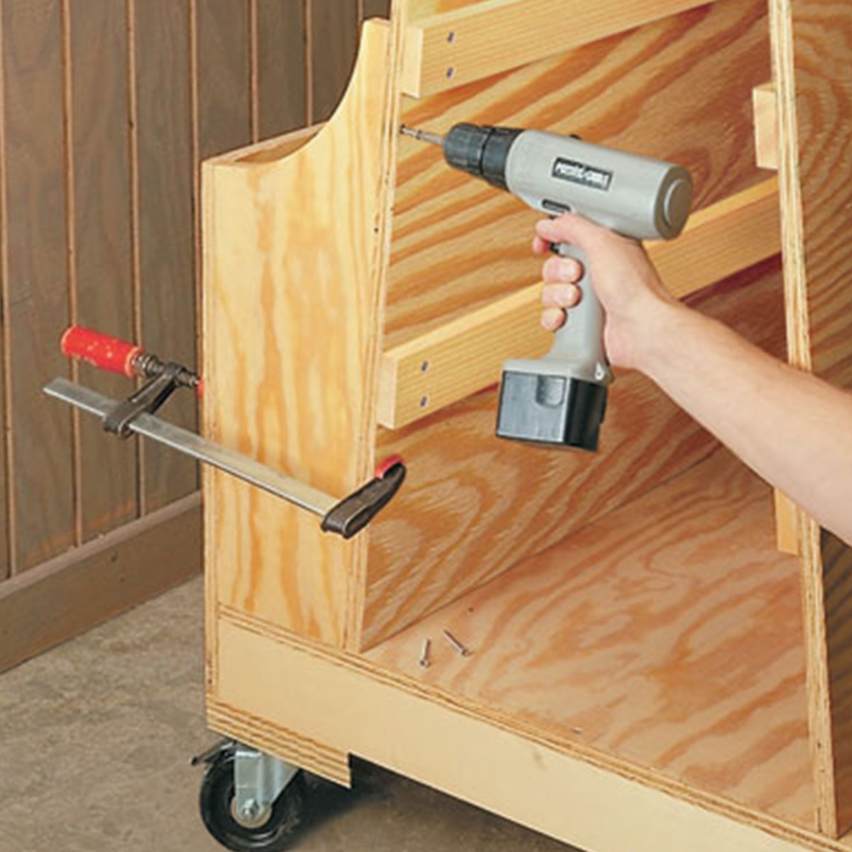 Woodsmith Roll-Around Lumber Cart Plan