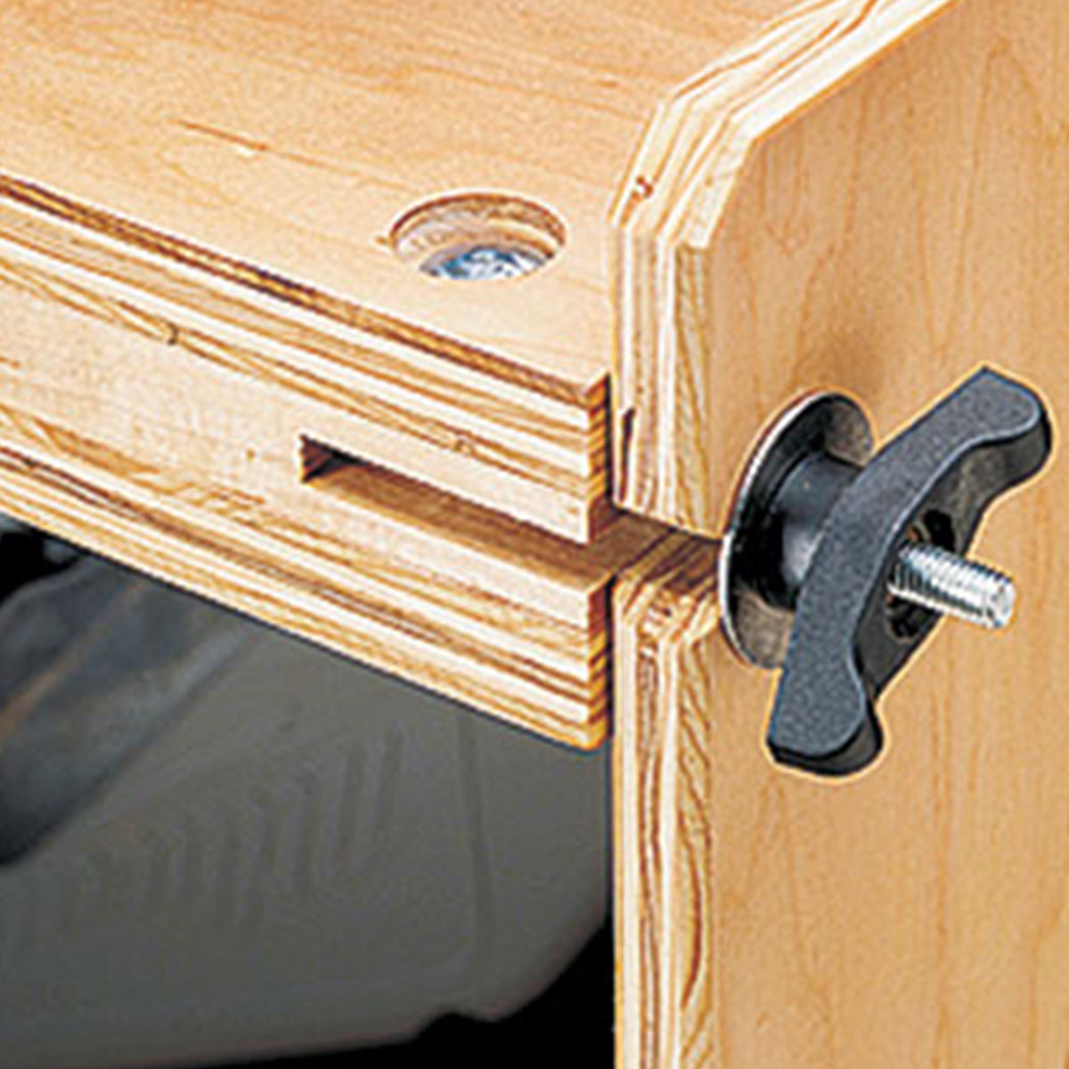 Woodsmith Flip-Top Tool Stand Plan