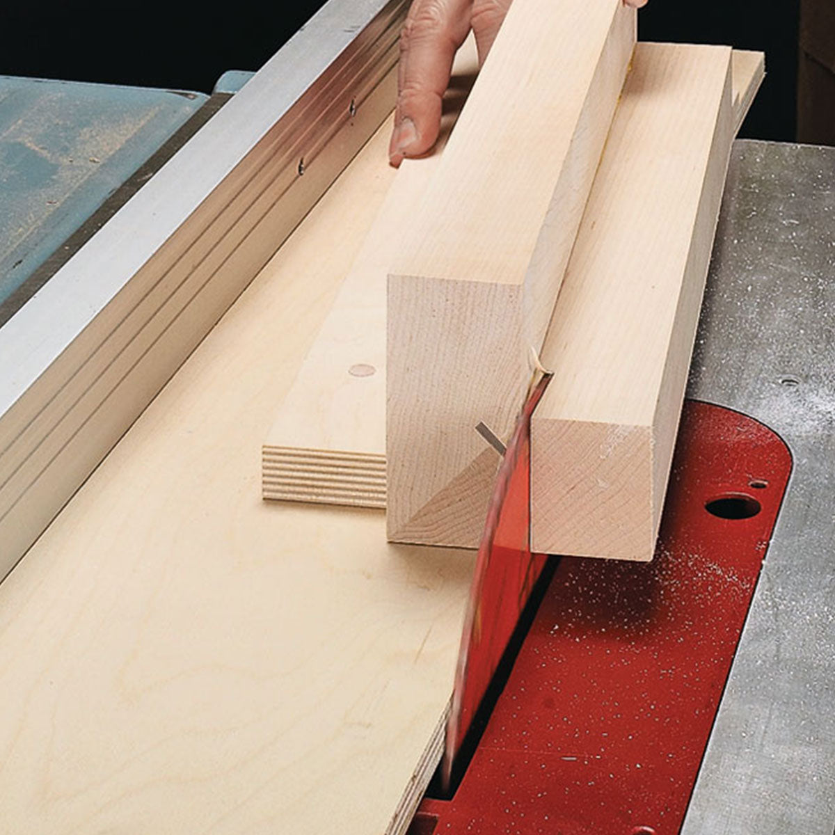 Woodsmith Glass-Panel Coffee Table Plan