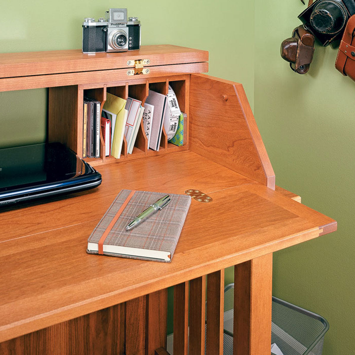 Woodsmith Notebook Computer Desk Plan
